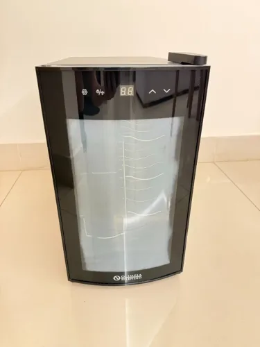 Adega Climatizada Olimpia Splendid 8 Garrafas Bibendum Preta Bivolt