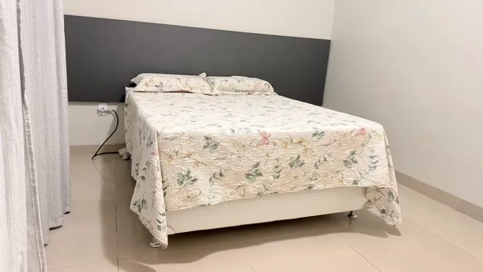 Cama Box Casal + Colchão Comfort Massageador Quântico