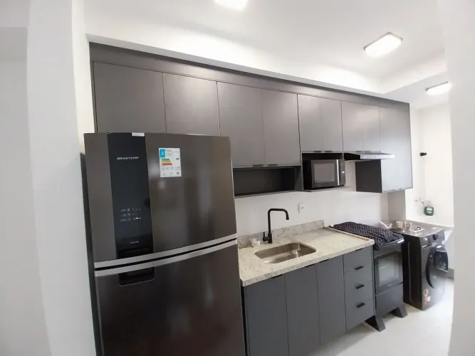 Cozinha planejada e Modulada. Mdf 15mm 18mm. Caixas brancos TX 15mm  e frente Grafite.