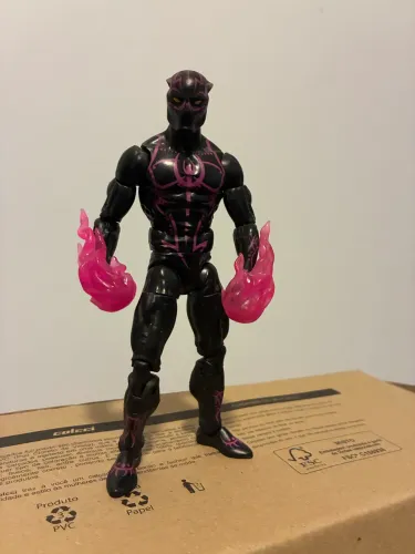 Marvel Legends Pantera Negra ativado