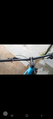 Vende essa bicicleta de trilha aro 29 toda no absolute