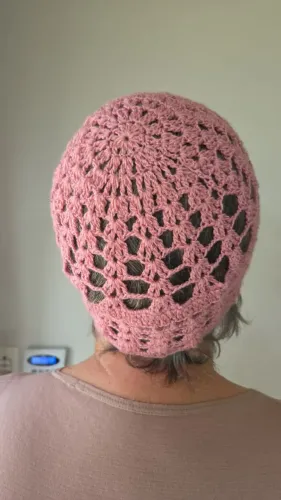Gorro em crochê artesanal / Headpiece