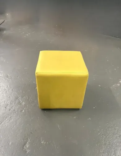 Puff Amarelo 40x40 cm | Ideal para Bares, Tabacarias, Restaurantes e Decoração