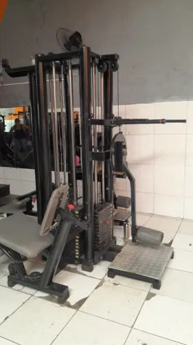 Máquina de musculação 