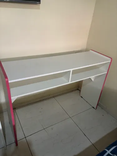 Escrivaninha/mesa