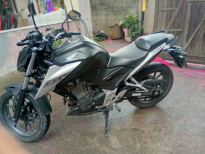 Honda Cb 300F CBS