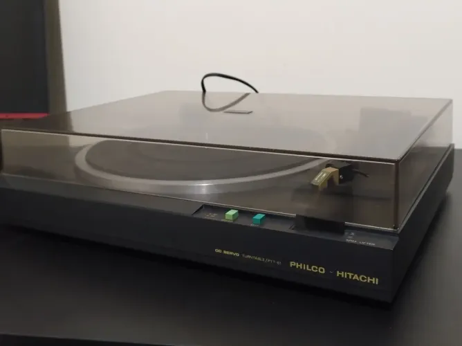 Toca Discos Vintage Philco Hitachi PTT-61