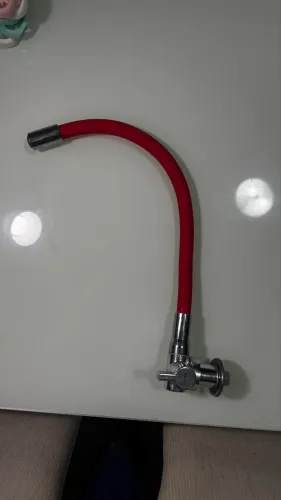TORNEIRA FLEXÍVEL HYDRA DE PAREDE 