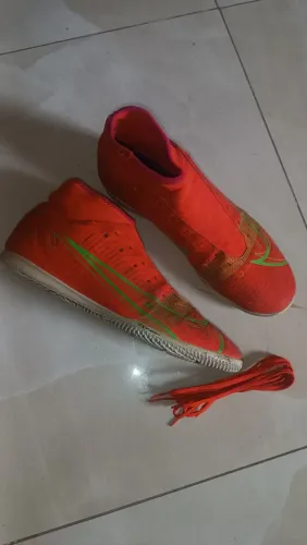 Chuteira de futsal botinha 