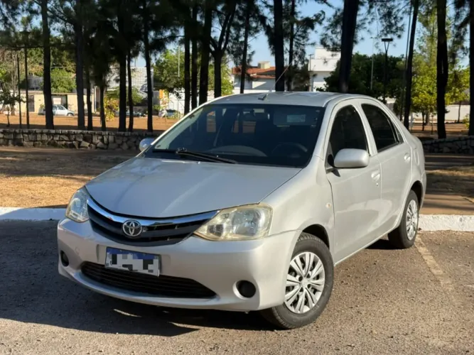 Toyota Etios X Sedan 1.5 Flex 16V 4P Mec. 2013