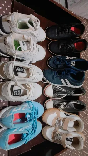 Lote de 7 pares de tênis
