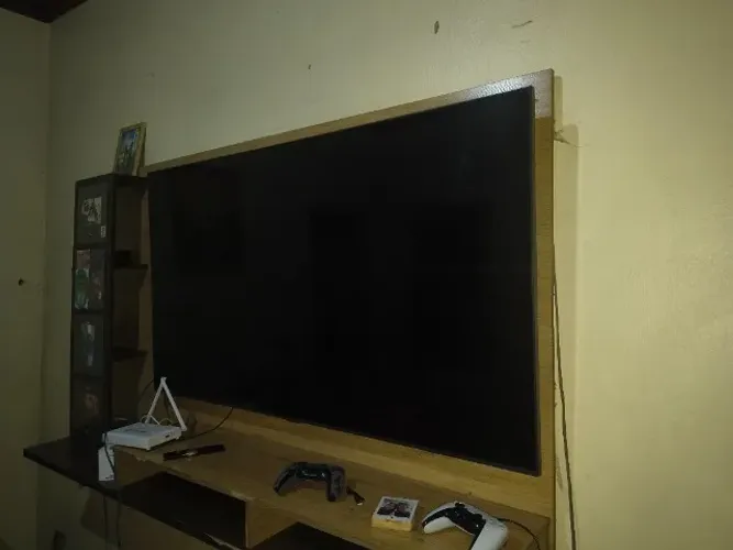 Vendo tv Samsung cristal 60 polegadas por 500 reais,tem q trocar os leds