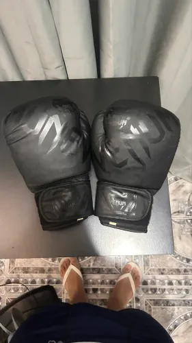 Luva Venum Boxe e Muay thay 12oz