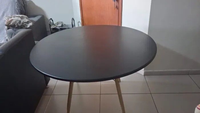Mesa sem cadeiras