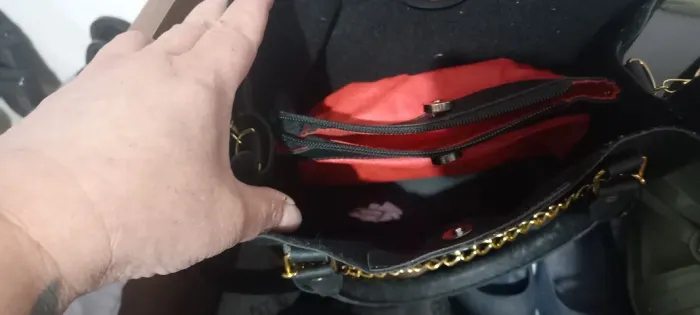 bolsa w.b. originalis preta com alças duplas e adornos...há outros modelos e tamanhos ZAP 