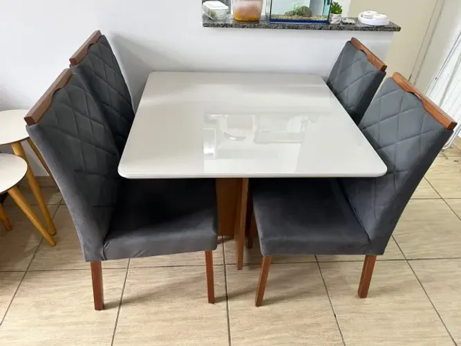 Mesa de Jantar (4 lugares)