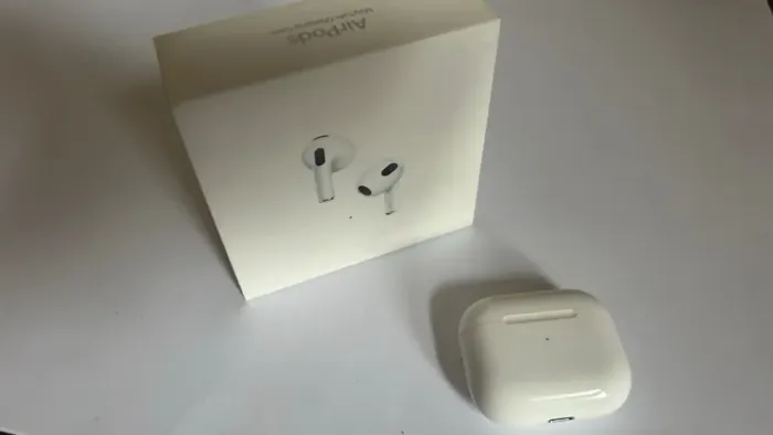 Apple AirPods 3ª Geração MagSafe Original + Caixa - Lado Esquerdo c/ Defeito
