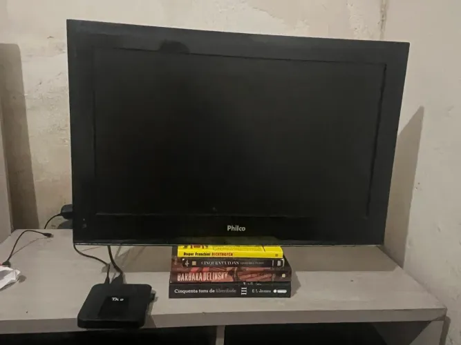 Tv Philco lcd + smart box tx9