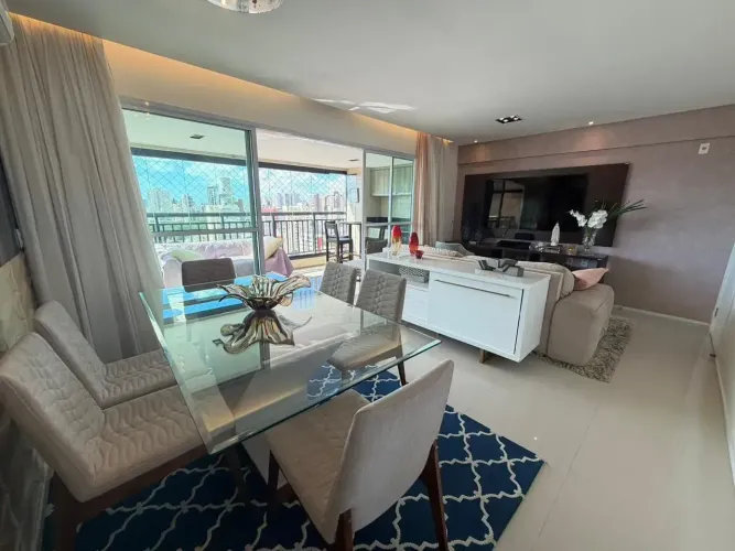 Apartamento de 120 m² no Meireles, com 3 quartos e 3 vagas.