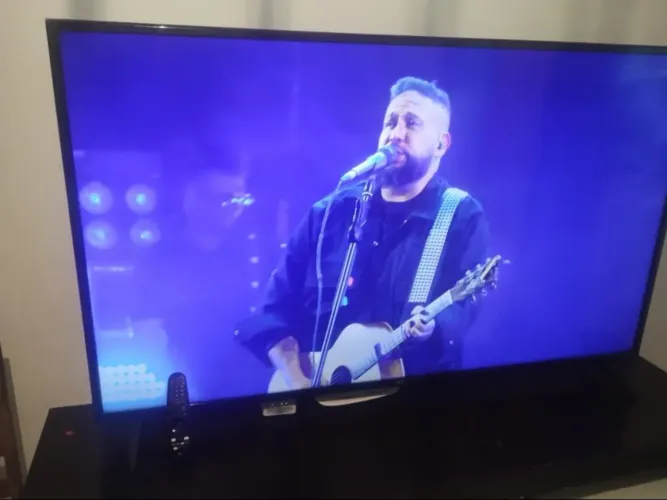 TV 65 SEMI NOVA 