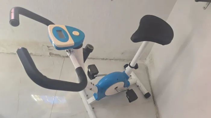 Bike ergométrica semi nova 300,00