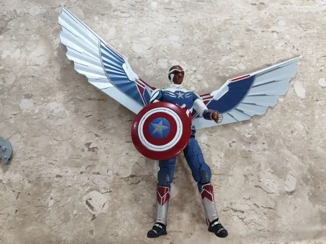 Marvel select Falcão Negro