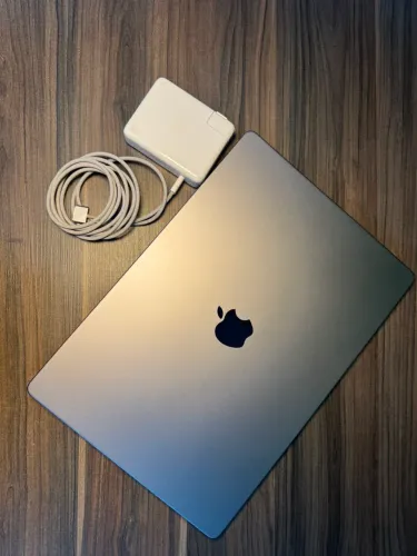 MACBOOK PRO 16GB ITB SPACE GRAY FONTE E CABO ORIGINAIS APPLE SEMINOVO IMPECÁVEL