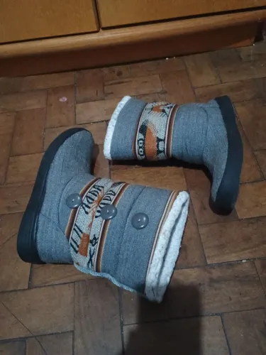 Bota de inverno cinza