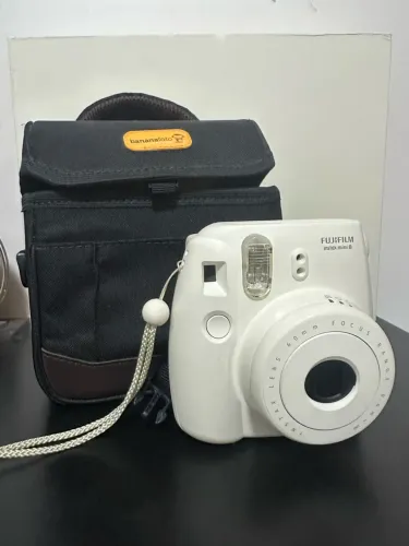 Instax Mini 8 branca com bolsa