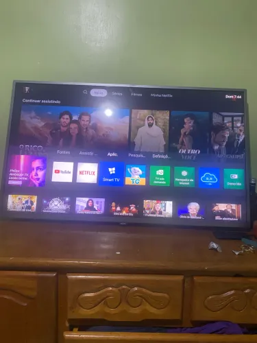 Vendo uma televisão Smart 50 polegadas