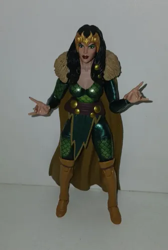 BONECA MARVEL LEGENDS BRUXA FEITICEIRA LADY LOKI SEM CHIFRES