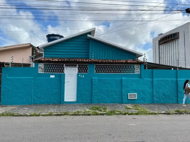 Casa com 3 Quarto(s) e 1 banheiro(s) para Alugar, 70 m² por R$ 2250 / Mês