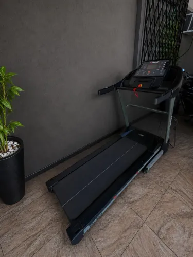 Esteira Ergométrica Kikos Fitness KS2202i 110v - Semi Nova | Pouco uso
