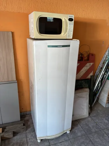 Geladeira e Microondas 