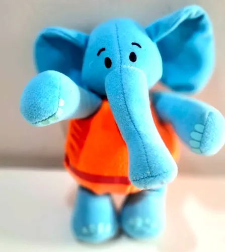 Dinky Pachyderm, personagem elefante azul da série infantil JoJo's Circus da Disney.ORG