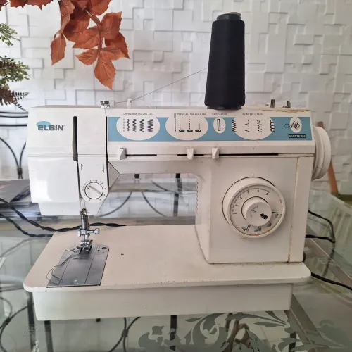 Máquina de costura Elgin Master 6