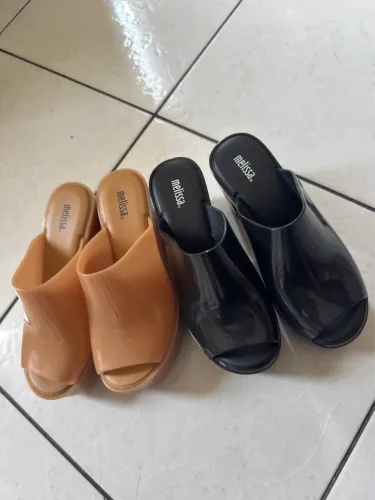 Melissa preta e nude plataforma - salto grosso