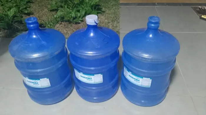 Vasilha (galão) de Água Mineral de 20L (vazio). Vendendo apenas o Vazilhame (validos).