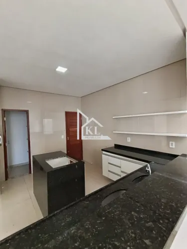 Belíssima Casa Semi Nova - 3 Quartos - Piso Porcelanato - 160M - Nova Parnamirim