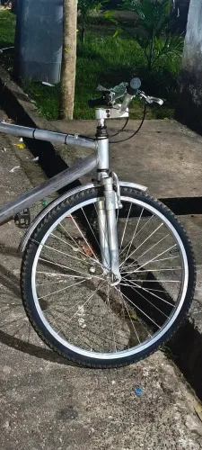 Bicleta de alumínio