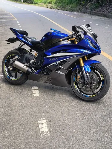 R6 muito nova imperdível /aceito proposta