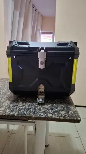 Baú moto completo com revestimento e trava antifurto
