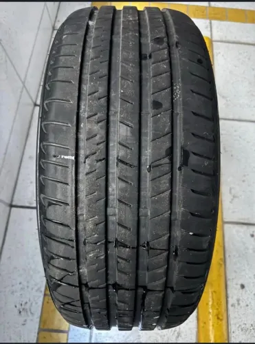PNEU ALENZA BRIDGESTONE 245/40 R21 100Y RUN ZERADO (1 unidade).