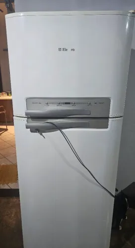 Vendo Geladeira Electrolux Frost Free Seminova