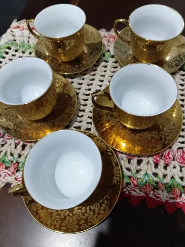 5 xícaras de louca