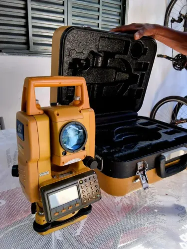 Vendo Topcon GTS-246NW (Visor com defeito)