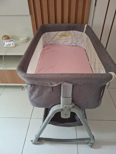 Berço Moisés acoplado a cama
