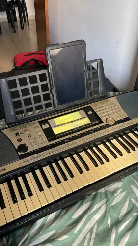 Teclado Yamaha PSR 740