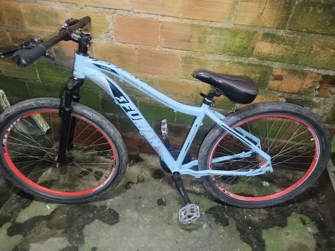 Bicicleta aro 29 original no precinho só falta a corrente e o freio 