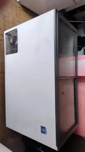 Freezer METALFRIO MARCA BOA no precinho ótimo estado 1.800 reais